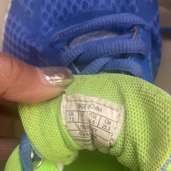 LA Gear tennis shoes 👞 - Picture 4 of 7